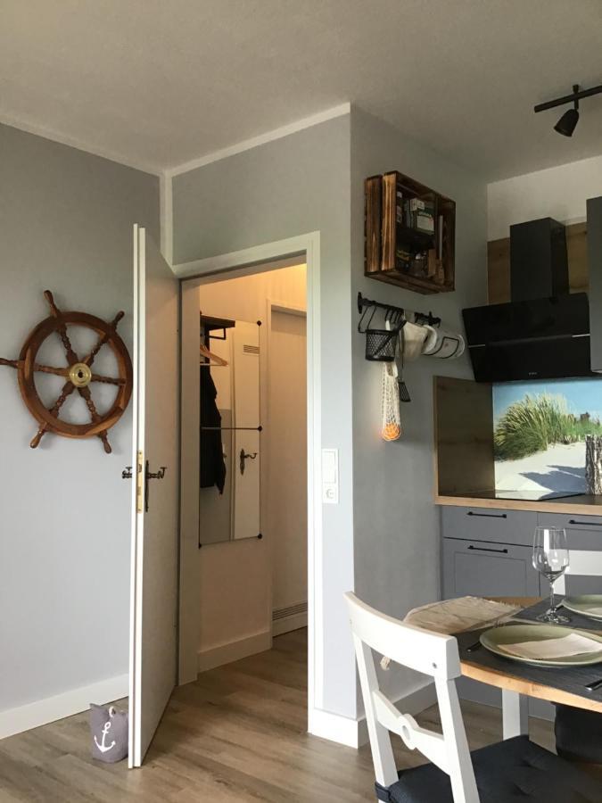Liebevoll Eingerichtete Ferienwohnung Luettje Koje Dornum Exteriör bild