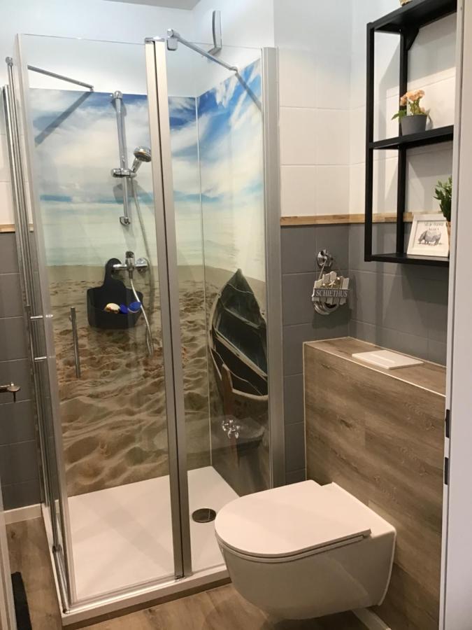 Liebevoll Eingerichtete Ferienwohnung Luettje Koje Dornum Exteriör bild
